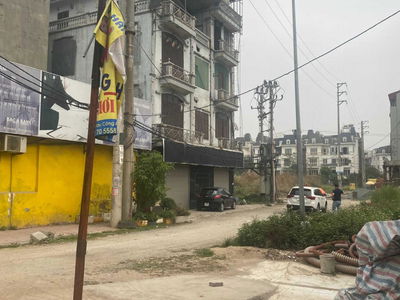 Road 32, Vietnam Road 32, Vietnam