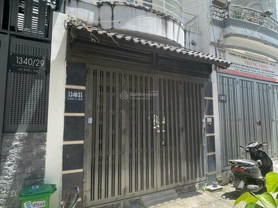 Le Duc Tho Street, Vietnam Le Duc Tho Street, Vietnam