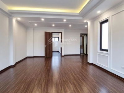 Hoang Cau Street, Vietnam Hoang Cau Street, Vietnam