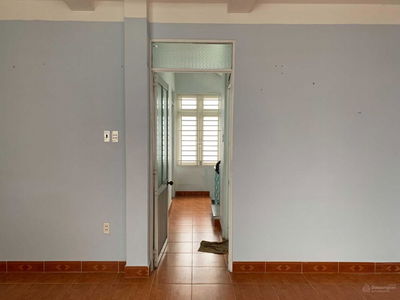 Le Van Luong Street, Vietnam  Le Van Luong Street, Vietnam