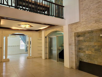 Nguyen Van Huong Street, Vietnam Nguyen Van Huong Street, Vietnam