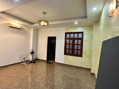 Le Duc Tho Street, Vietnam Le Duc Tho Street, Vietnam