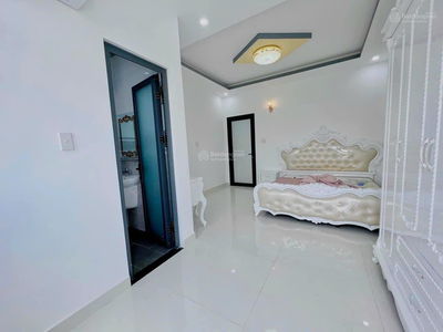 Le Hong Phong Street, Vietnam Le Hong Phong Street, Vietnam