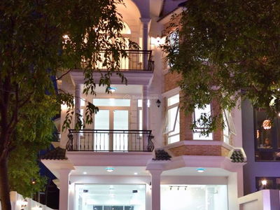 Song Hanh Street, Vietnam  Song Hanh Street, Vietnam