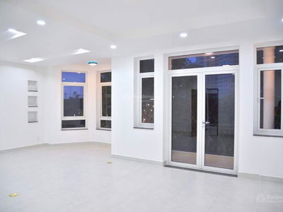 Song Hanh Street, Vietnam  Song Hanh Street, Vietnam