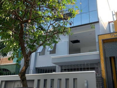 Nguyen Cuu Van Street, Vietnam Nguyen Cuu Van Street, Vietnam