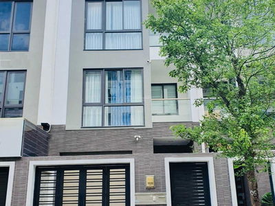 Street 3/2 Street 3/2