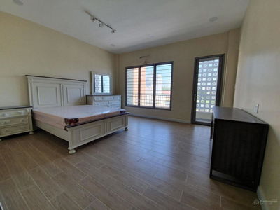 Tran Xuan Soan Street, Vietnam  Tran Xuan Soan Street, Vietnam