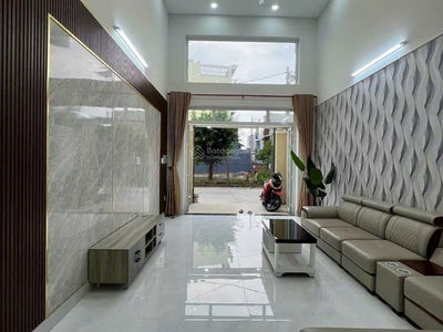 Le Duc Tho Street, Vietnam Le Duc Tho Street, Vietnam