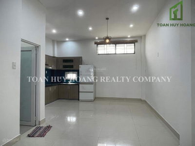 Pham Van Dong Street, Vietnam  Pham Van Dong Street, Vietnam