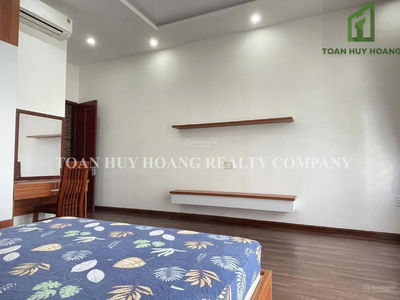 Pham Van Dong Street, Vietnam Pham Van Dong Street, Vietnam