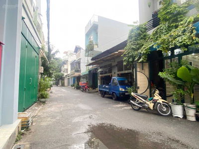 Luy Ban Bich Street, Vietnam Luy Ban Bich Street, Vietnam