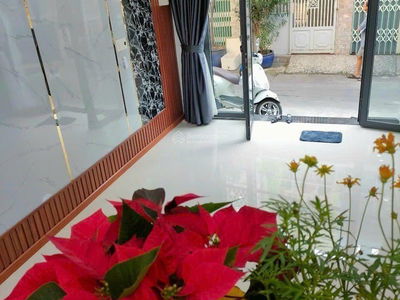 Le Duc Tho Street, Vietnam Le Duc Tho Street, Vietnam