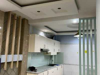 Le Van Luong Street, Vietnam Le Van Luong Street, Vietnam