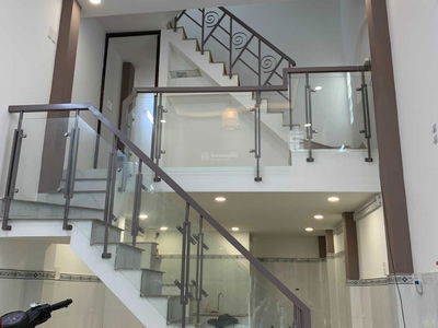 Lac Long Quan Street, Vietnam Lac Long Quan Street, Vietnam