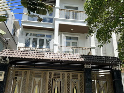 Nguyen Hoang Street, Vietnam  Nguyen Hoang Street, Vietnam