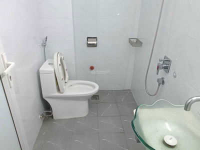 Au Co Street, Vietnam  Au Co Street, Vietnam