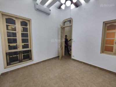 Nguyen Chi Thanh Street, Vietnam Nguyen Chi Thanh Street, Vietnam