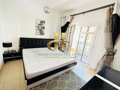 Summer, United Arab Emirates  Summer, United Arab Emirates