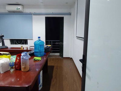 Nguyen Van Cu Street, Vietnam  Nguyen Van Cu Street, Vietnam