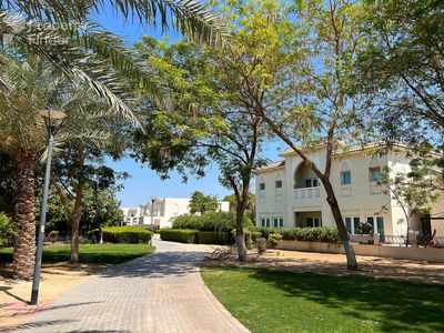 Candace Acacia, United Arab Emirates  Candace Acacia, United Arab Emirates