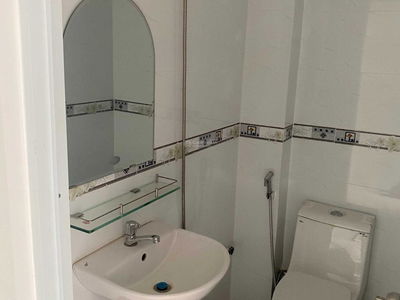 Le Van Luong Street, Vietnam Le Van Luong Street, Vietnam