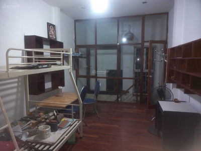 Nguyen Van Cu Street, Vietnam  Nguyen Van Cu Street, Vietnam