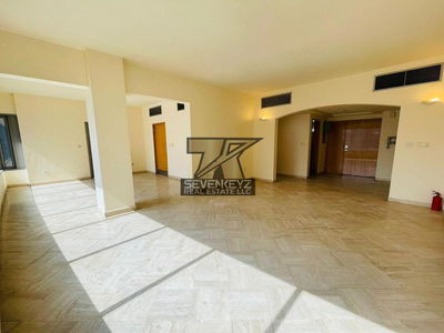 Cornich Al Khalidiya