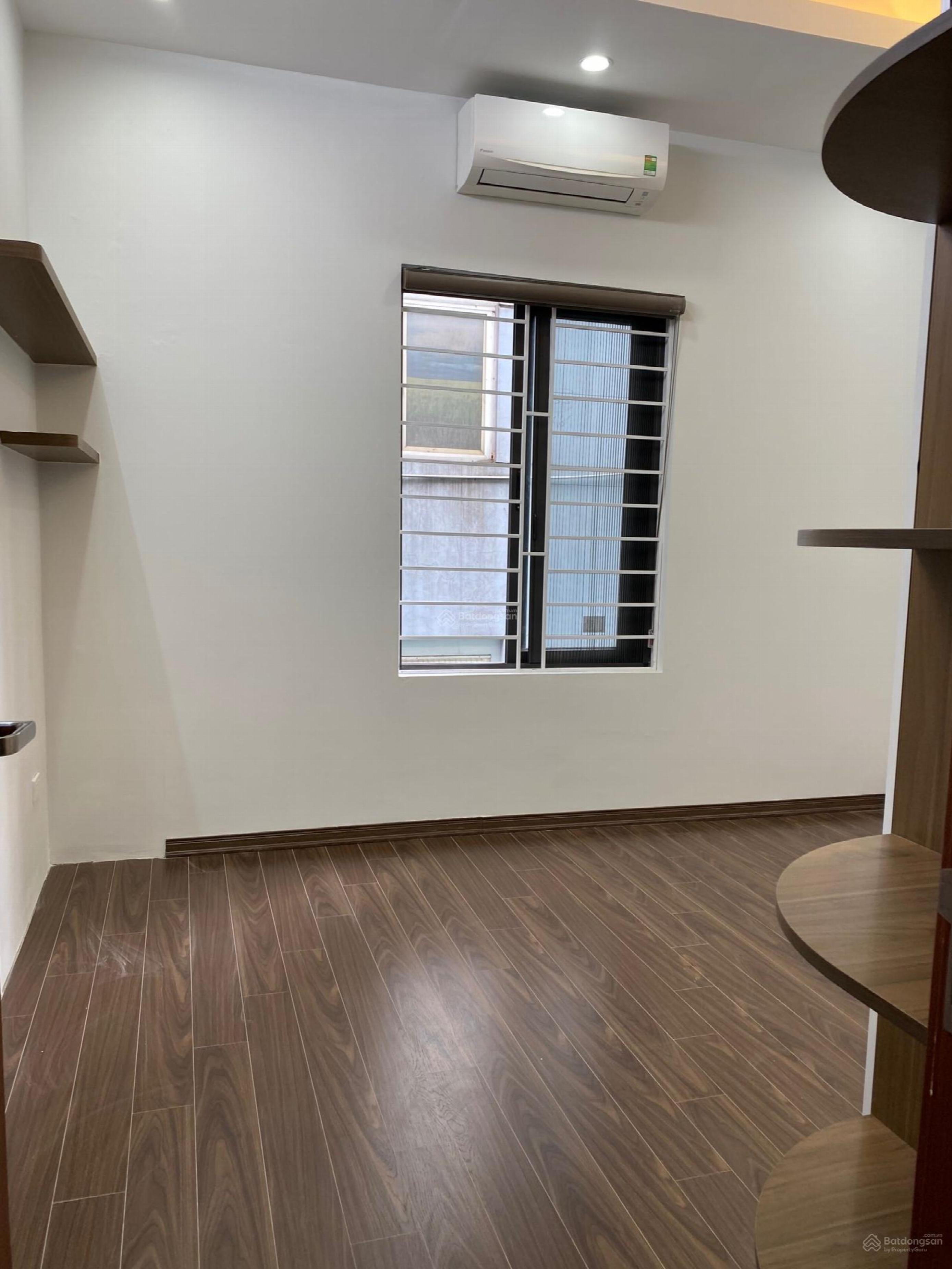 Nguyen Hy Quang Street, Vietnam Nguyen Hy Quang Street, Vietnam