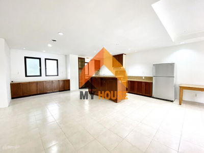 Nguyen Van Huong Street, Vietnam Nguyen Van Huong Street, Vietnam