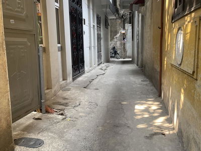 Ton Duc Thang Street, Vietnam  Ton Duc Thang Street, Vietnam