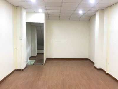 232/3, Vietnam  232/3, Vietnam