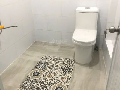 232/3, Vietnam 232/3, Vietnam