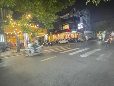 Lam Van Ben Street, Vietnam Lam Van Ben Street, Vietnam