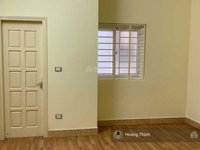 Hoang Hoa Tham Street, Vietnam Hoang Hoa Tham Street, Vietnam