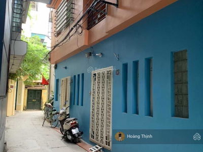 Hoang Hoa Tham Street, Vietnam  Hoang Hoa Tham Street, Vietnam