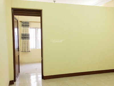 Nguyen Van Cu Street, Vietnam  Nguyen Van Cu Street, Vietnam