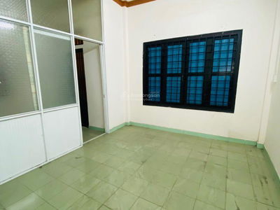 Ha Huy Giap Street, Vietnam Ha Huy Giap Street, Vietnam