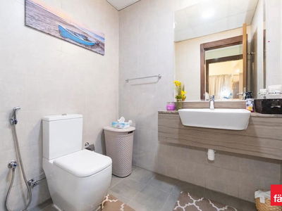 Shaista Azizi, United Arab Emirates  Shaista Azizi, United Arab Emirates