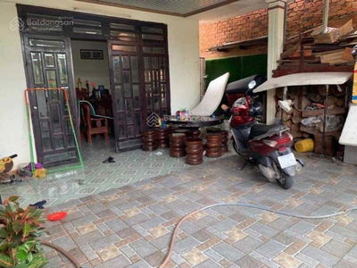 Ben Lon Street, Vietnam Ben Lon Street, Vietnam