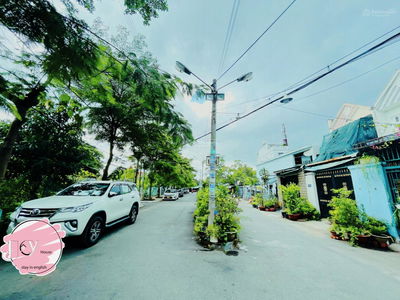 Le Van Luong Street, Vietnam Le Van Luong Street, Vietnam