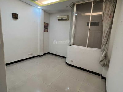 Ong Ich Khiem Street, Vietnam Ong Ich Khiem Street, Vietnam