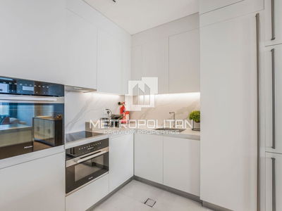 Five Luxe JBR, United Arab Emirates  Five Luxe JBR, United Arab Emirates