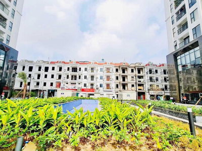 Rose Town, Vietnam Rose Town, Vietnam