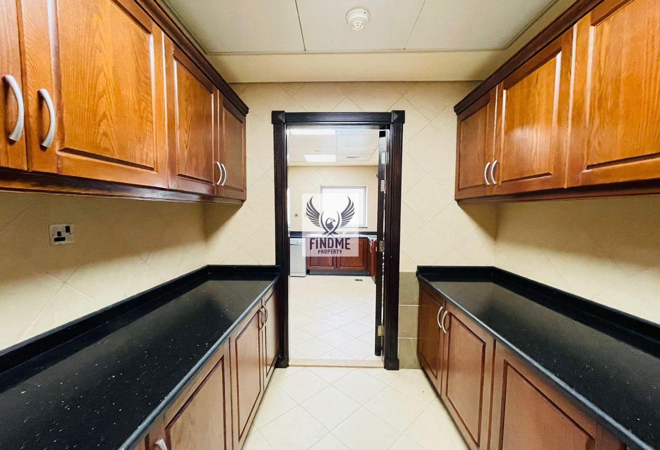 Silver Wave Tower, United Arab Emirates Silver Wave Tower, United Arab Emirates