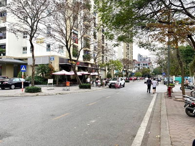 Gia Thuy Street, Vietnam Gia Thuy Street, Vietnam