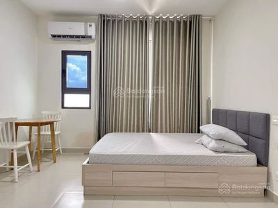 Topaz Twins, Vietnam  Topaz Twins, Vietnam