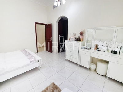 Al Quoz 4 Villas, United Arab Emirates  Al Quoz 4 Villas, United Arab Emirates