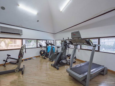 Thuy Khue Street, Vietnam Thuy Khue Street, Vietnam