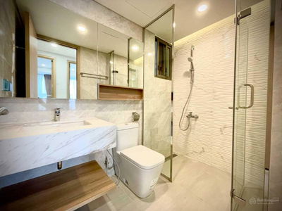 The Peak, Vietnam  The Peak, Vietnam